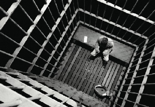 suicide prison metz