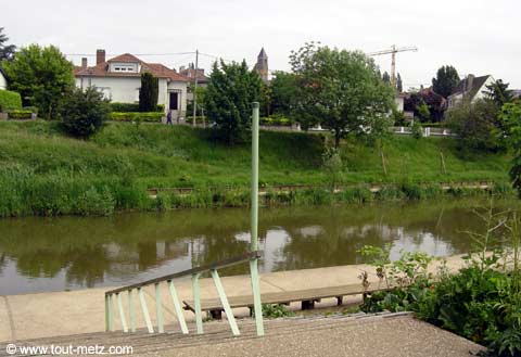Parc de la Seille à Metz cote riviere 5