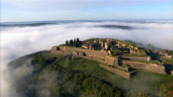 Photo aérienne de la Citadelle de Montmédy, prise lors du tour en avion.