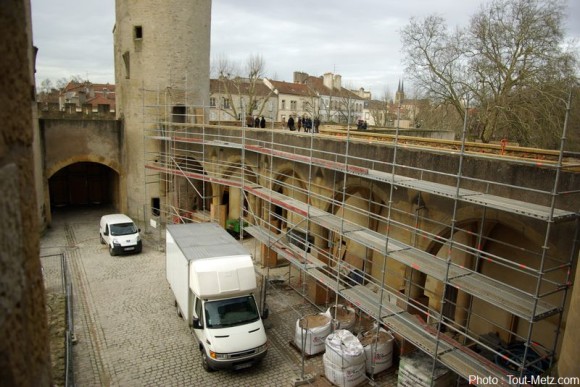 Rénovation de la porte des allemands. Photo Arnaud HOULLE pour Tout-Metz.com