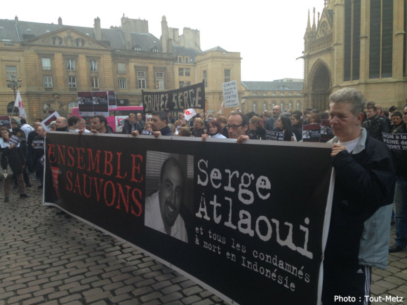 Rassemblement contre l'exécution de Serge Atlaoui à Metz le 24 mars 2015.