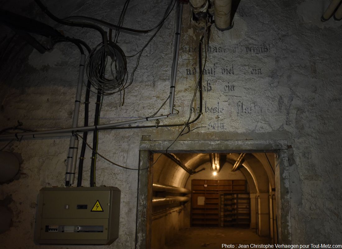Les caves avec texte allemand. Photo : Jean Christophe Verhaegen, 7 avril 2015