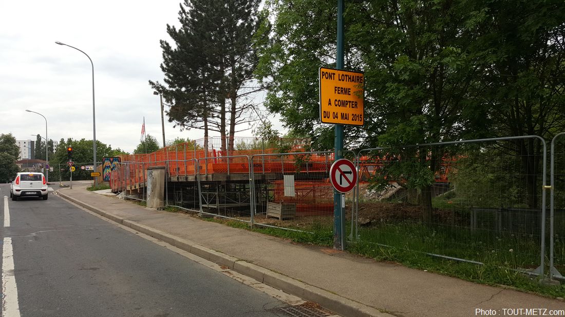 Les travaux de démolition et de reconstruction du pont Lothaire dureront jusqu'à septembre 2015. D'ici là, les automobilistes devront prendre leur mal en patience. Photo : Tout-Metz, 14 mai 2015