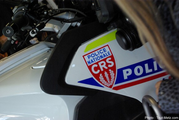 police-nationale-crs-1600