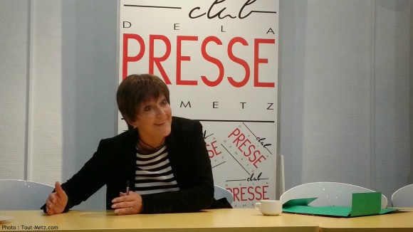 Anne GROMMERCH, ici au club de la presse de Metz