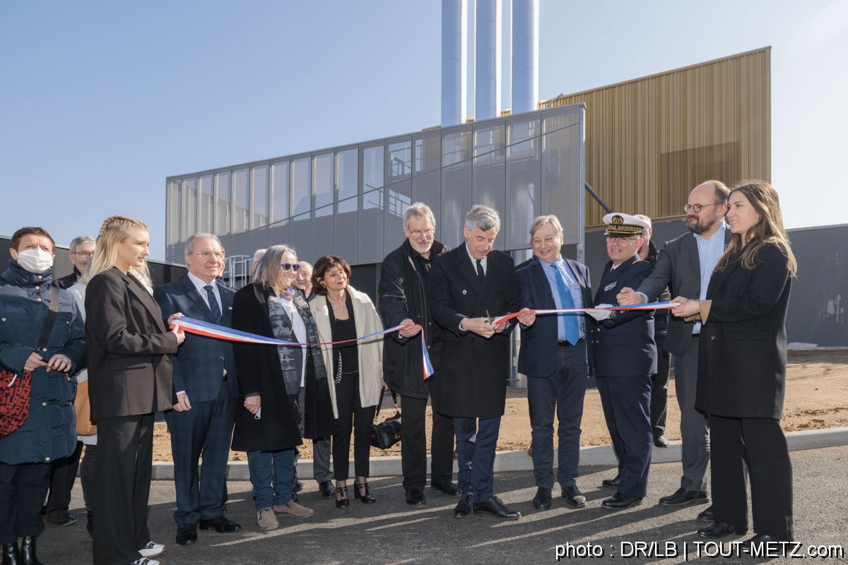 Inauguration officielle de l'unité biomasse de Montigny-lès-Metz - le ruban est coupé 
